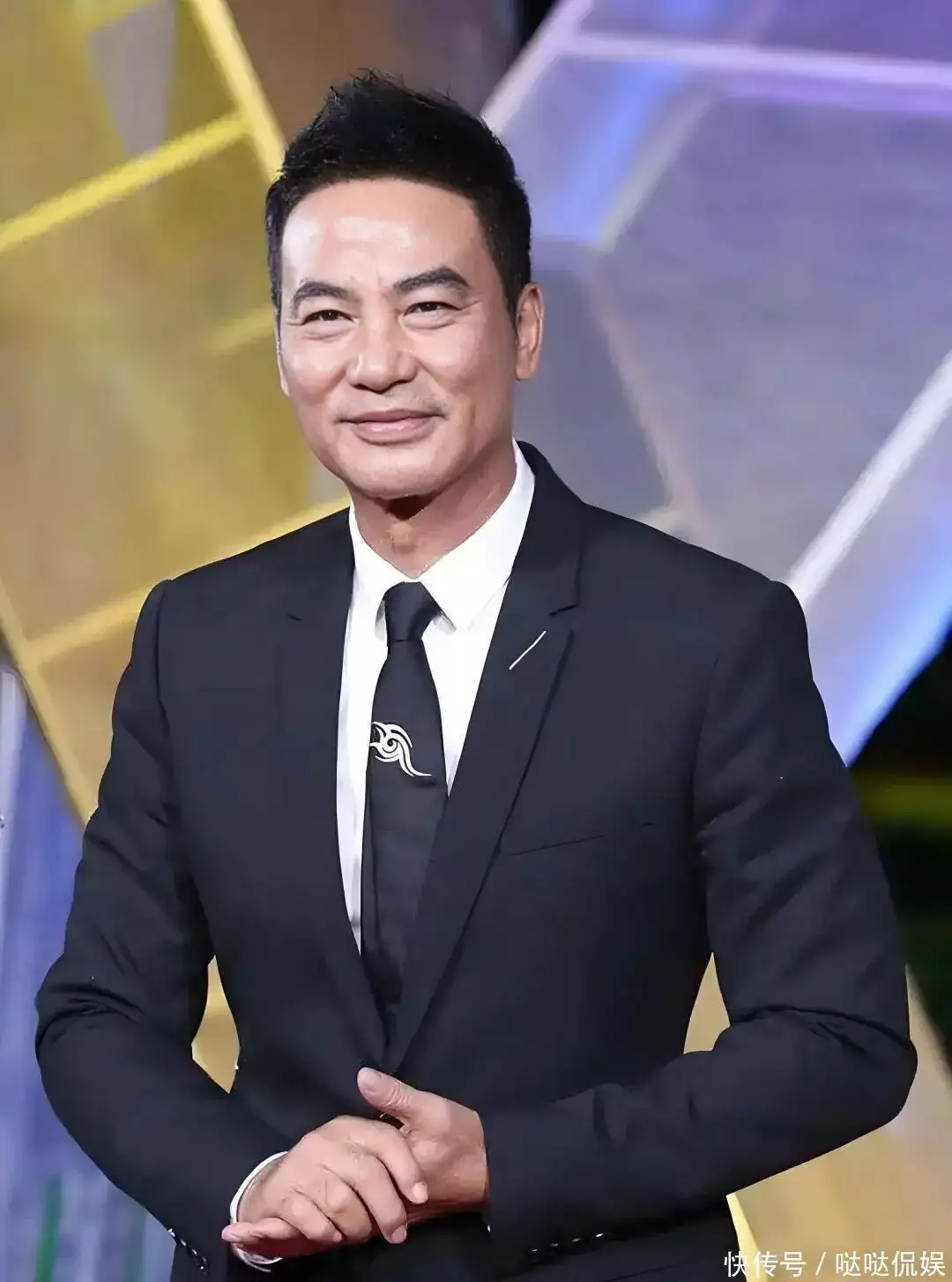 香港黑社会 娱乐圈_香港50后国际影帝_成龙周润发梁家辉演技