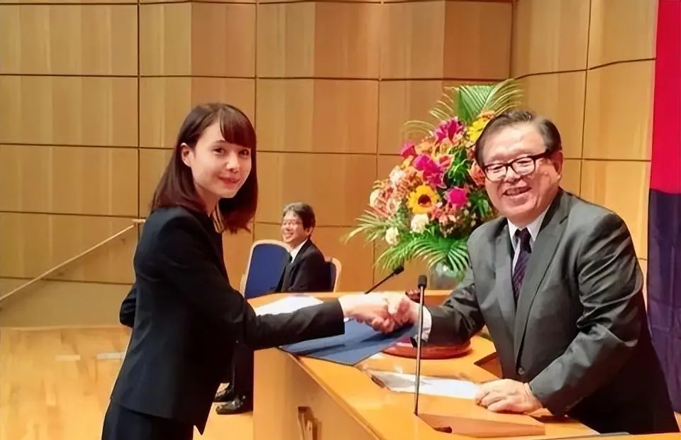 日本 女明星 结婚_特林德尔玲奈 山本直宽 婚礼喜讯